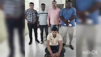 સતલાસણા: શાહુપુરા રેલવે નાળાથી છેતરપીંડીના ગુનામાં નાસતો  ફરતો શાહુપુરાનો આરોપી પેરોલ સ્કોડના હાથે ઝડપાયો
