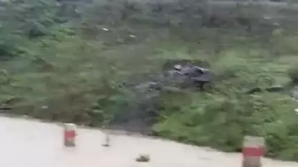 घंसौर: घंसौर में मूसलाधार बारिश से नदी-नाले उफान पर, ग्रामीण मार्ग बंद