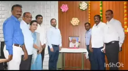 భూపాలపల్లి: ప్రజా ప్రతినిధిగా కొనిజేటి రోశయ్య గొప్ప సేవలు అందించారు : జిల్లా కలెక్టర్ రాహుల్ శర్మ