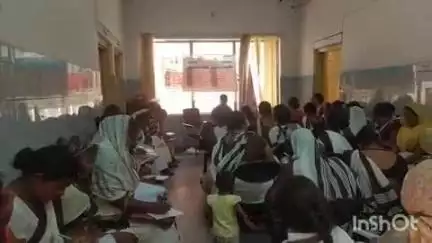 अलीगंज: सीएचसी अलीगंज के बैठक सभागार में संचारी रोग नियंत्रण अभियान को सफल बनाने के लिए आशाओं का हुआ 1 दिवसीय प्रशिक्षण