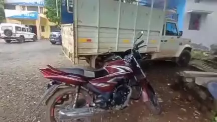 शाहपुरा: भरदा केवलारी गांव में मोटरसाइकिल चोरों को ग्रामीणों ने पकड़कर पुलिस के हवाले किया, कर रहे थे अनोखे तरीके से चोरी
