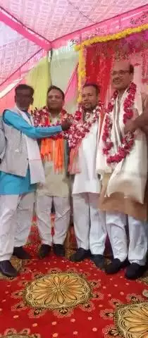 शाहजहांपुर संयुक्त जनादेश पार्टी के राष्ट्रीय अध्यक्ष बब्लू श्रीवास्तव ने दी बाबूराम फौजी...