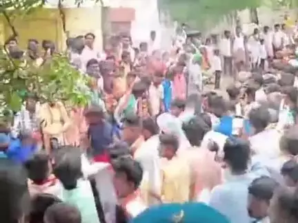 ಶಹಾಪುರ: ಬಲಕಲ್ ಗ್ರಾಮದಿಂದ ಚಟ್ನಳ್ಳಿ ಗ್ರಾಮದವರೆಗೂ ಶ್ರೀ ಲಾಲ್ ಸಾಹೇಬ್ ದೇವರುಗಳ ಅದ್ದೂರಿ ಮೆರವಣಿಗೆ