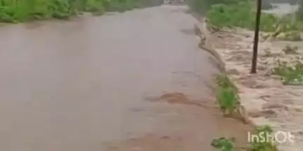 केवलारी: थांवर नदी में आई बाढ़, केवलारी से नैनपुर, मंडला और पिंडरई मार्ग हुआ बंद