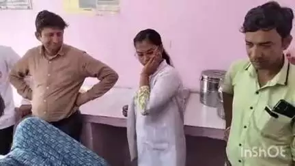 औरैया: दिबियापुर कस्बा के परमहंस धाम में फर्श पर गिरकर महिला घायल, स्वास्थ्य केंद्र दिबियापुर में कराया गया भर्ती