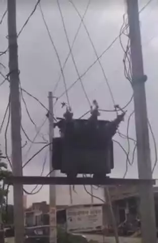 नवाबगंज: जहांगीराबाद कस्बे में 35 घंटे से बिजली के लिए तरस रहा कस्बा, लाइनमैन का फोन बंद, ट्रांसफॉर्मर फेल