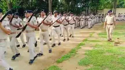 आज दिनांक-04.07.2025 को पुलिस अधीक्षक,बाँका के निर्देशानुसार  पुलिस केंद्र,बाँका में परेड का आयोजन किया गया ।