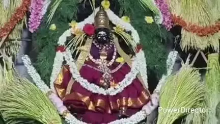 ಚಾಮರಾಜನಗರ: ನಗರದಲ್ಲಿ ಚಾಮುಂಡೇಶ್ವರಿಗೆ ಸಬ್ಬಸಿಗೆ ಸೊಪ್ಪಿನ ಅಲಂಕಾರ- ನೂರಾರು ಮಹಿಳೆಯರಿಂದ ನಿಂಬೆಹಣ್ಣಿನ ಆರತಿ