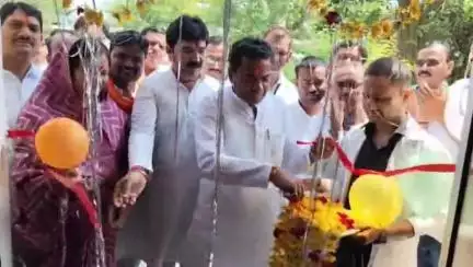 कौंच: सीएचसी कोंच में जनऔषधि केंद्र व हेल्थ यूनिट केंद्र की लैब का उद्घाटन बीजेपी विधायक ने किया, मरीजों को मिलेगी सुविधाएं