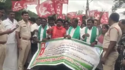 పోతిరెడ్డిపాడు హెడ్ రెగ్యులేటర్ సమీపంలో ఉద్రిక్తత