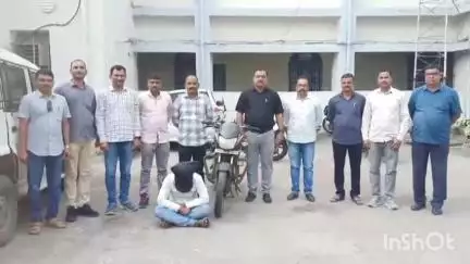 जालना: जालन्यात चोरीची दुचाकी वापरणारा एक जण भोकरदन नाका परिसरातुन जेरबंद...
जालना स्थानिक गुन्हे शाखेची कारवाई...