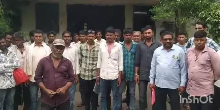 डही: खाद की किल्लत: कुक्षी में खाद केंद्र प्रभारी ने खिड़की दरवाजे किए बंद, नाराज किसानों ने तहसीलदार से की शिकायत