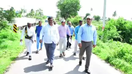 సిరిసిల్ల: ఇందిరమ్మ ఇండ్లు త్వరగా పూర్తిచేసుకుని ప్రభుత్వ సాయం పొందండి కలెక్టర్ సందీప్ కుమార్ ఝ