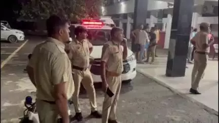 हिसार: हांसी के सामान्य अस्पताल में नशे में धुत युवक का हंगामा, टांके उखाड़कर मचाया तांडव