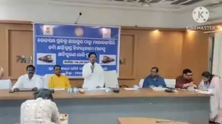 ମାଲକାନଗିରି: ମାଥିଲି ବ୍ଲକ କାର୍ଯ୍ୟାଳୟରେ ରେଳପଥ ଜମି ଅଧିଗ୍ରହଣ ନିମନ୍ତେ କ୍ଷତିପୂରଣ ରାଶି ପ୍ରଦାନ