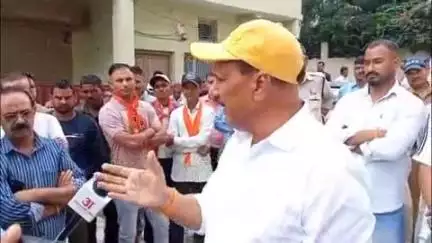 चम्पावत: पूर्व विधायक पूरन फर्त्याल की बेटी सुष्मिता ने पाटन पाटनी जिला पंचायत सीट से किया नामांकन