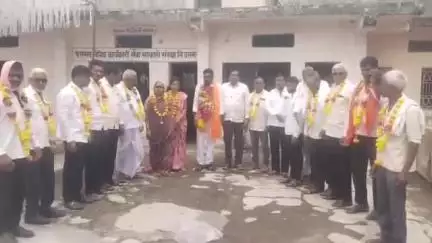 बसमत: विविध कार्यकारी सेवा संथा गुंज येथील नागलींग स्वामी शेतकरी विकास पॅनलच्या चअरमन व्हाईस चअरमन पदी कार्यालयात निवड केली.