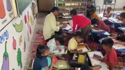 વડોદરા પશ્ચિમ: આ શાળાના ગરીબ બાળકોના ભવિષ્યનું હવે શું થશે?
