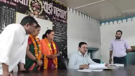 पौड़ी: जनपद में त्रिस्तरीय पंचायत चुनाव के नामांकन के दूसरे दिन 958 प्रत्याशियों ने दाखिल किए पर्चे