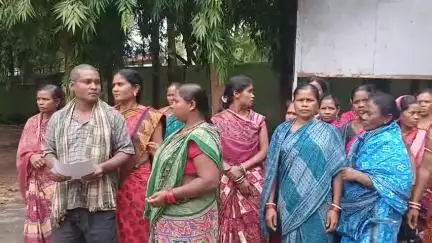 ବଲାଙ୍ଗୀର: ଭଇଁସା ଗ୍ରାମର ୧୧ ବର୍ଷୀୟ ଝିଅଙ୍କ ହତ୍ୟା ଅଭିଯୋଗ, ପୋଲିସ ନିର୍ବିକଳ୍ପ  ଗ୍ରାମବାସୀ ଏସ୍.ପି.ଙ୍କ ଦ୍ୱାରସ୍ଥ