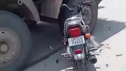 शाहबाद: शिरोमन नगर पुल के पास तेज रफ्तार डंपर की टक्कर से बाइक सवार की मौत, परिजनों में मचा कोहराम