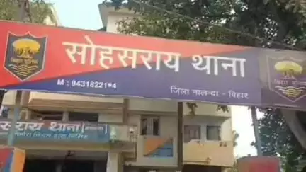 बिहार: 17 नंबर के पास से पुलिस ने शराब के नशे में धूत दो व्यक्तियों को किया गिरफ्तार
