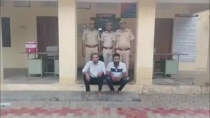 बस्सी: जयपुर ग्रामीण की मोखमपुरा थाना पुलिस ने मारपीट और चोरी के मामले में लंबे समय से फरार 2 बदमाशों को किया गिरफ्तार