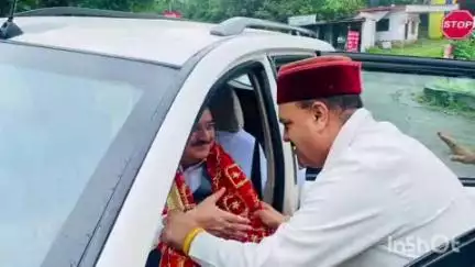 बड़सर: बड़सर के विधायक इंद्रदत्त लखनपाल ने भाजपा राष्ट्रीय अध्यक्ष जेपी नड्डा का भव्य स्वागत किया