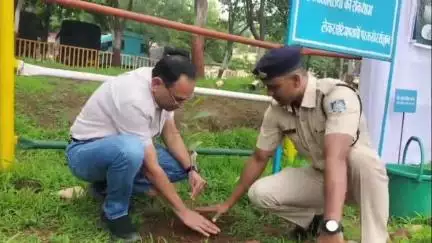 बुरहानपुर नगर: बुरहानपुर: पुलिस लाइन में एसपी ने हरियाली महोत्सव के साथ पौधारोपण की शुरुआत की