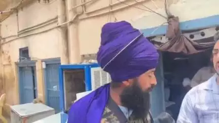 ਜਲੰਧਰ 1: ਲੜਾਈ ਝਗੜੇ ਦੌਰਾਨ ਬੱਚੇ ਦੀ ਮੌਤ ਮਗਰੋਂ ਪੀੜਿਤ ਮਹਿਲਾ ਪਹੁੰਚੀ ਥਾਣਾ ਮਕਸੂਦਾ, ਨਿਹੰਗ ਸਿੰਘ ਵੀ ਮਦਦ ਲਈ ਪਹੁੰਚੇ