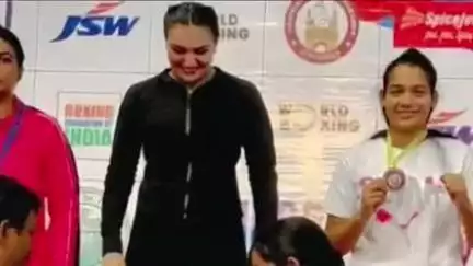 रोहतक: रोहतक की बॉक्सर स्वीटी बुरा ने पति से अलग होने के बाद एलिट वूमेन नेशनल बॉक्सिंग चैंपियनशिप में जीता गोल्ड मेडल