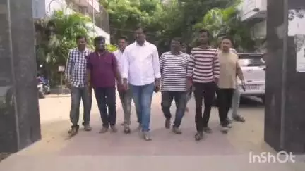 కరీంనగర్: BRS పార్టీ నాయకులను కాంగ్రెస్ ప్రభుత్వం అక్రమ అరెస్టులు చేయడం ఆనవాయితీగా పెట్టుకుందని పట్టణంలో BRS నేతల మండిపాటు