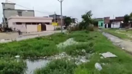 कांठ: छजलेट के चगेरी में नहर में गंदगी से क्षेत्रवासियों में रोष, बीमारियों का बढ़ रहा खतरा #jansamasya