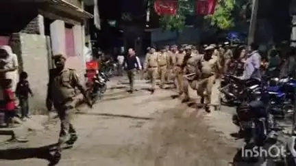 तुलसीपुर: भारत-नेपाल सीमावर्ती क्षेत्र में मोहर्रम पर सुरक्षा के दृष्टिगत डीएम और एसपी ने किया पैदल मार्च
