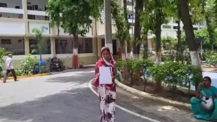 जहानाबाद: बिहार: पुलिस ड्राइवर पति द्वारा खर्च न देने पर महिला ने डीएम से लगाई गुहार, कहा- पति ने कर रखा है दूसरा विवाह