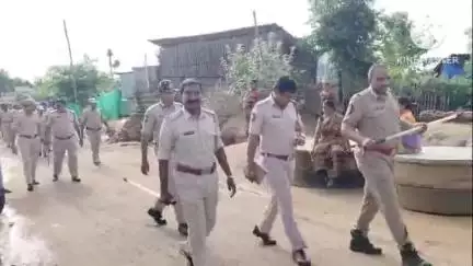చింతలపూడి మండలం నాగిరెడ్డిగూడెం లో కార్డెన్ సెర్చ్  నిర్వహించిన చింతలపూడి సర్కిల్ పోలీసులు