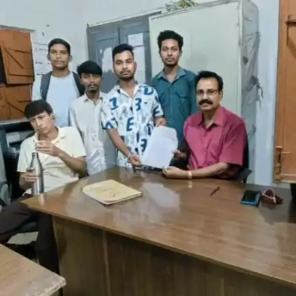 चांडिल: सिंहभूम कॉलेज चांडिल के प्राचार्य द्वारा जिला कल्याण पदाधिकारी के नाम एआईडीएसओ ने ज्ञापन सौंपा