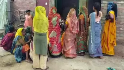अकबरपुर: सीधेमऊ गांव में युवक के फावड़े के हमले में मासूम बच्ची की मौत, पत्नी और बेटी गंभीर रूप से घायल