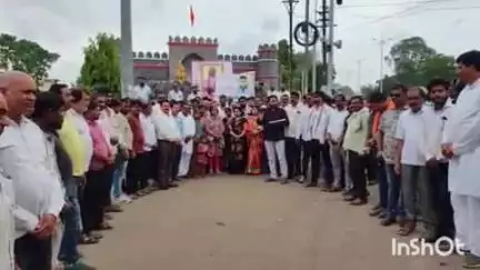 अकोट: अल्पवयीन मुलाच्या खुन प्रकरणातील आरोपींचा खटला फास्टट्रॅक कोर्टात चालवा;उपविभागीय अधिकाऱ्यांना सर्वपक्षिय निवेदन