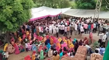टोंक: #tonk के राजमहल में बजरी माफियाओं द्वारा युवक की कूचलकर मौत के 40 घंटों बाद भी प्रदर्शन जारी, वृत्ताधिकारी रामसिंह ने पूरे मामले को लेकर क्या कहा ? @tonkpolice