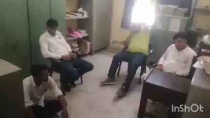 जसराना: टूंडला मंडी समिति में भुगतान न होने पर बोलेरो स्वामी ने किया हंगामा