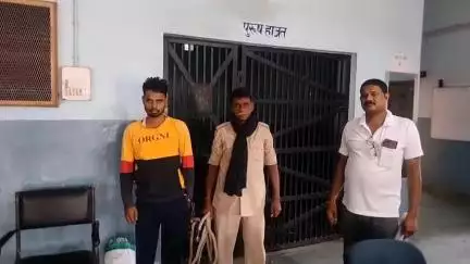 सूरजगढ़: सूरजगढ़ा बाजार के पटेल चौक स्थित होटल से पुलिस ने विदेशी शराब के साथ होटल संचालक को किया गिरफ्तार