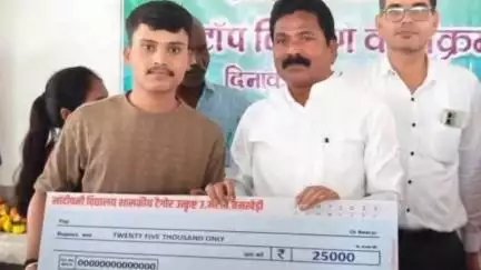 बनखेड़ी: बनखेड़ी में विकास खंड स्तरीय लैपटॉप वितरण कार्यक्रम हुआ सम्पन्न
