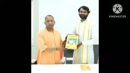 बस्ती: भाजपा के जिला अध्यक्ष विवेकानंद मिश्र के प्रस्ताव पर मुख्यमंत्री राहत कोष से इलाज हेतु चार लाख रुपए का अनुदान मिला