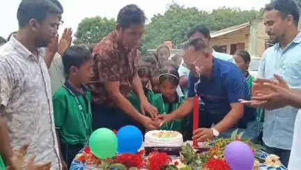বিশালগড়: মহারাজা জন্মদিন উপলক্ষ্যে তিনটি স্কুলের ছাত্র-ছাত্রীদের মধ্যে পঠন সামগ্রী ও ক্রীড়া সামগ্রী বিতরণ,ঘটনা বিশ্রামগঞ্জ