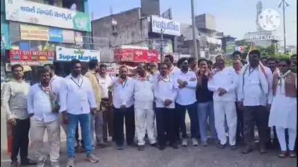 కొత్తగూడెం: ఖర్గే బహిరంగ సభకు భారీగా తరలి వెళ్లిన కొత్తగూడెం నియోజకవర్గ కాంగ్రెస్ పార్టీ శ్రేణులు