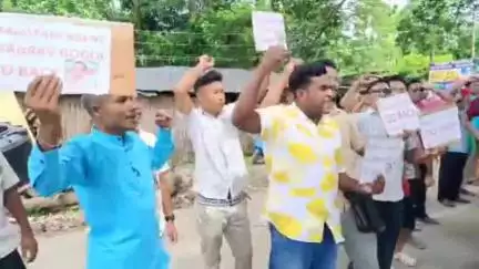 ডিফু: শান্তিপুৰত গৌৰৱ গগৈ গ'বেক ধ্বনিৰে উত্তাল প্ৰতিবাদ একাংশ স্থানীয় ৰাইজৰ