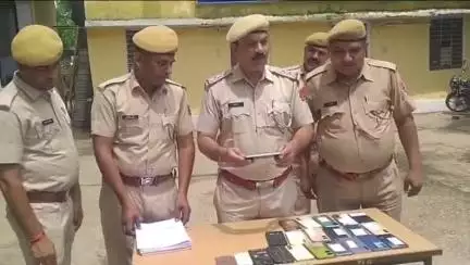 करौली: कोतवाली पुलिस ने चोरी व गुम हुए ₹700000 के 40 मोबाइल बरामद किए, थाना परिसर में मालिकों को बुलाकर किए सुपुर्द