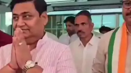 चित्तौड़गढ़: डबोक एयरपोर्ट पर चित्तौड़गढ़ जिला कांग्रेस कमेटी द्वारा डोटासरा और जूली का भव्य स्वागत किया गया