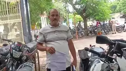 एटा: गांव करतला में जमीनी विवाद के चलते खेत में लगे हरे पेड़ नामजद लोगों ने जबरन उखाड़े, पीड़ित ने SSP से की लिखित शिकायत